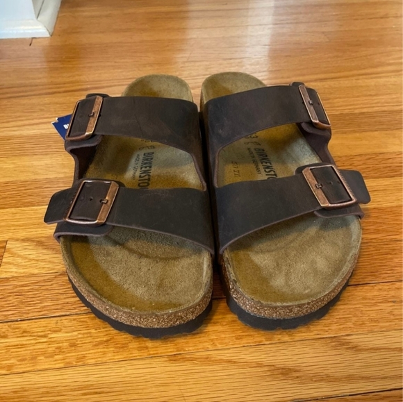 Birkenstock Arizona Sandals in Oiled Leather. Size 10-10.5. Never worn. - Picture 3 of 4